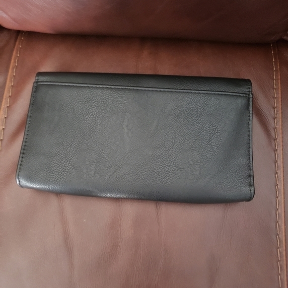 Tahari Identity Protect Lining Wallet. - Picture 4 of 8